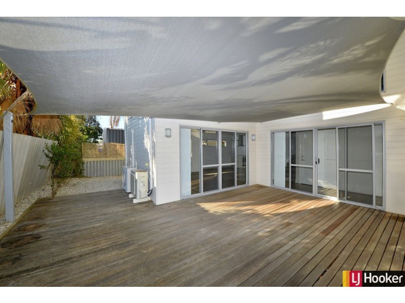 12A Scrivener Place, Halls Head WA 6210