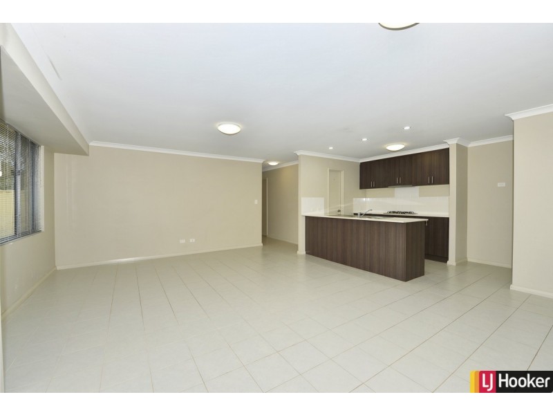 16 Honeydew Trail, Wannanup WA 6210