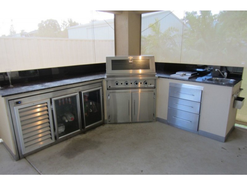 1 Nestor Way, Silver Sands WA 6210