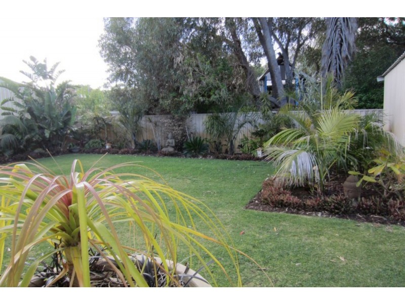 1 Nestor Way, Silver Sands WA 6210