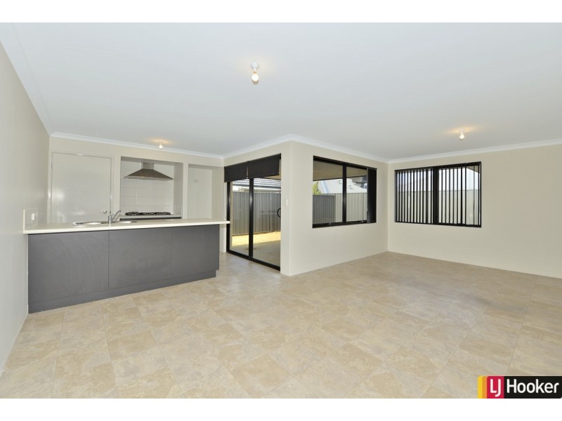 5 Blanche Crescent, Lakelands WA 6180