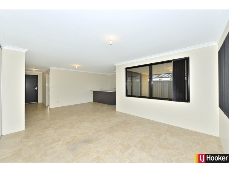 5 Blanche Crescent, Lakelands WA 6180