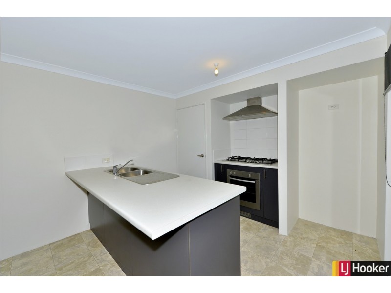 5 Blanche Crescent, Lakelands WA 6180