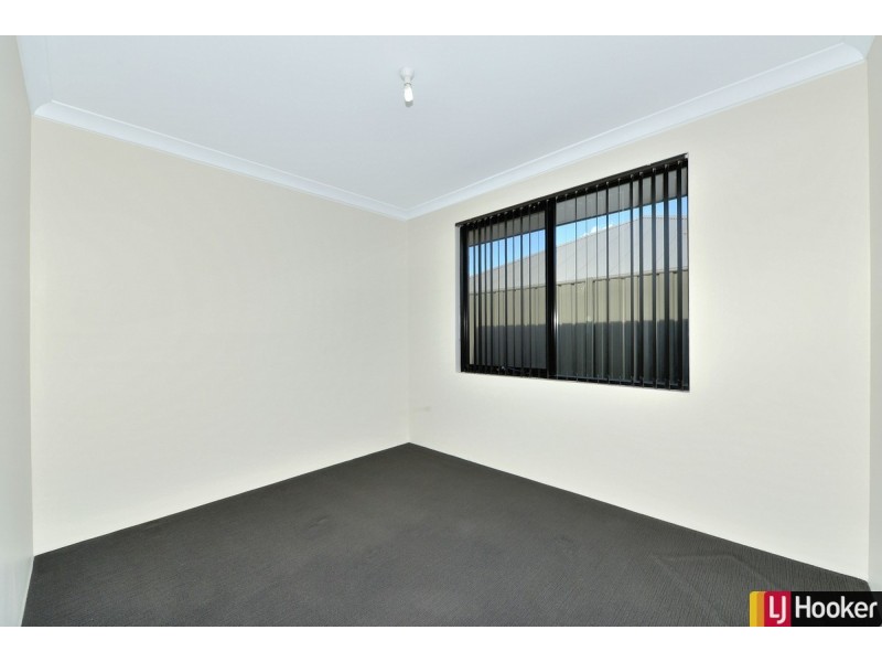 5 Blanche Crescent, Lakelands WA 6180