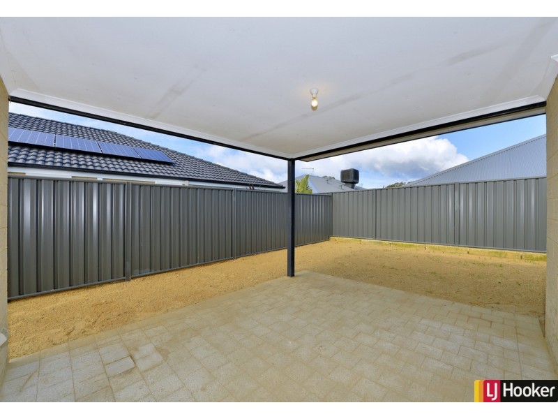 5 Blanche Crescent, Lakelands WA 6180