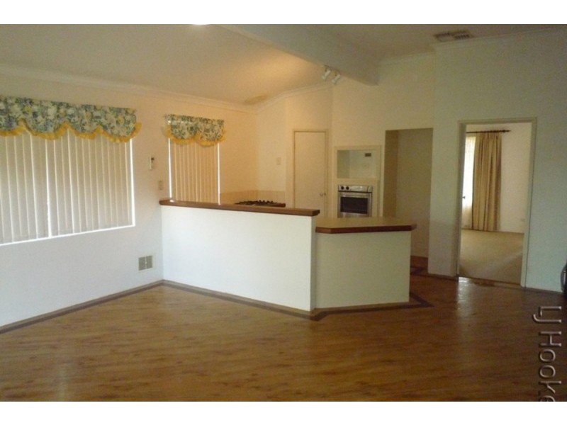 2 Willmott Close, Halls Head WA 6210