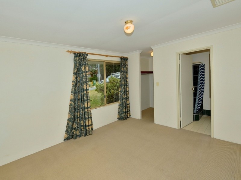 2 Willmott Close, Halls Head WA 6210