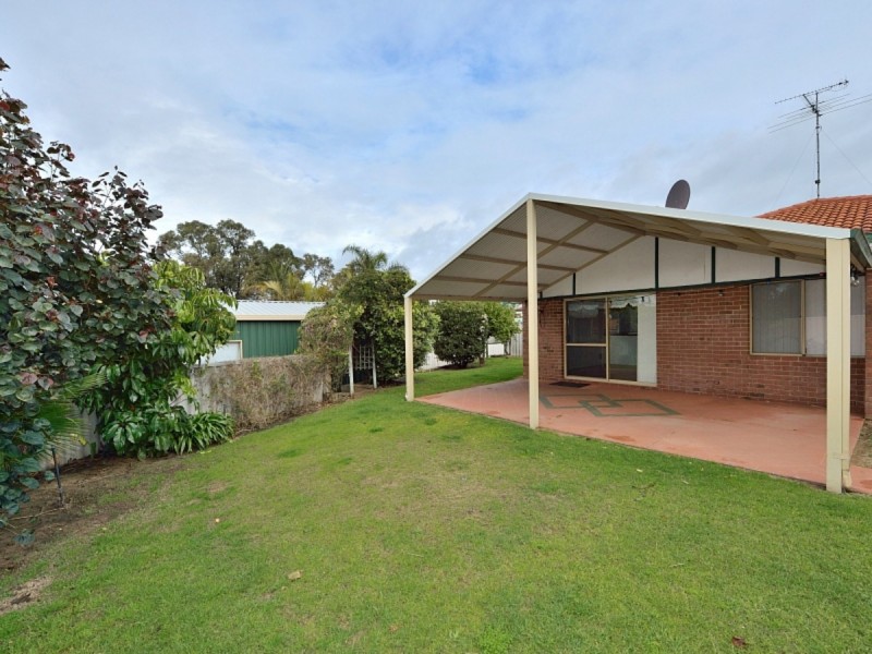 2 Willmott Close, Halls Head WA 6210