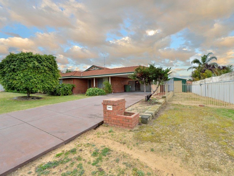 2 Willmott Close, Halls Head WA 6210