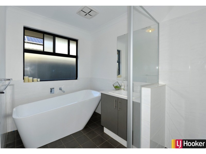 11 Lockhart Street, Coodanup WA 6210