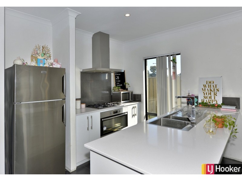 11 Lockhart Street, Coodanup WA 6210