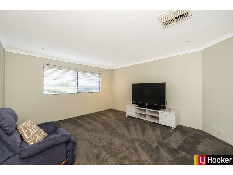 275 Peelwood Parade, Halls Head WA 6210
