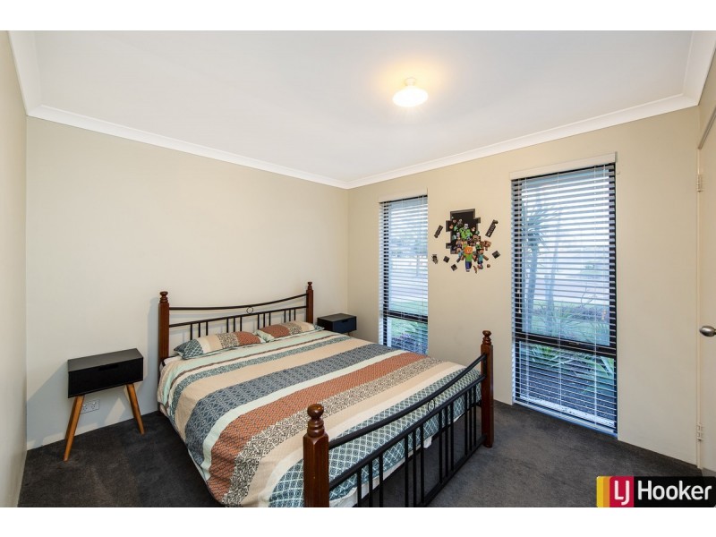 275 Peelwood Parade, Halls Head WA 6210