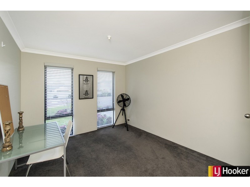 275 Peelwood Parade, Halls Head WA 6210