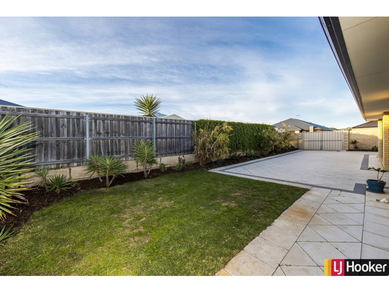 275 Peelwood Parade, Halls Head WA 6210