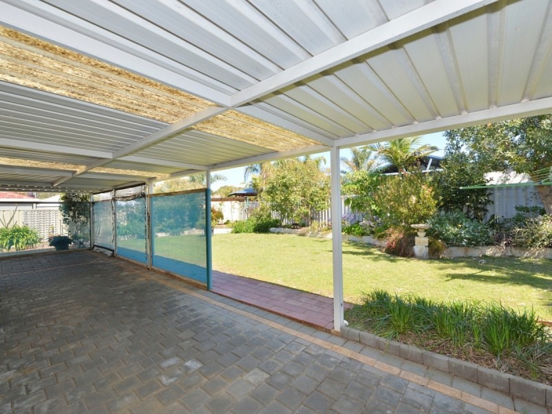 78 Templetonia Promenade, Halls Head WA 6210