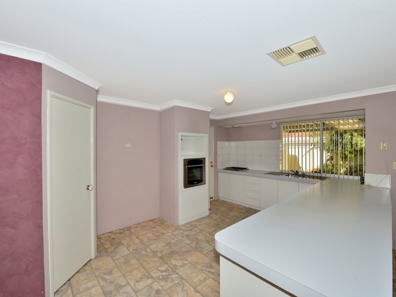 78 Templetonia Promenade, Halls Head WA 6210