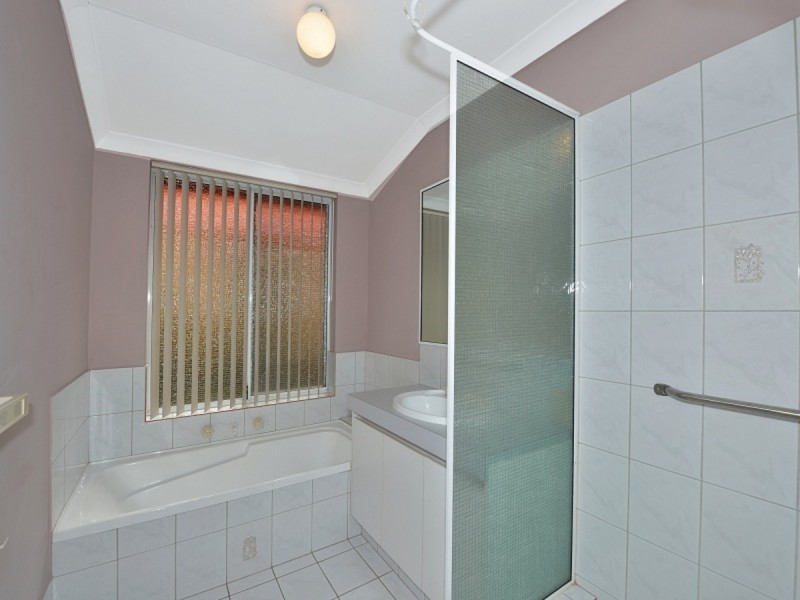 78 Templetonia Promenade, Halls Head WA 6210