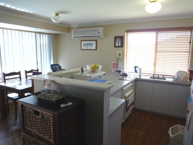 25 Floribunda Drive, Halls Head WA 6210