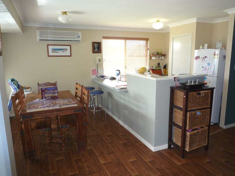 25 Floribunda Drive, Halls Head WA 6210