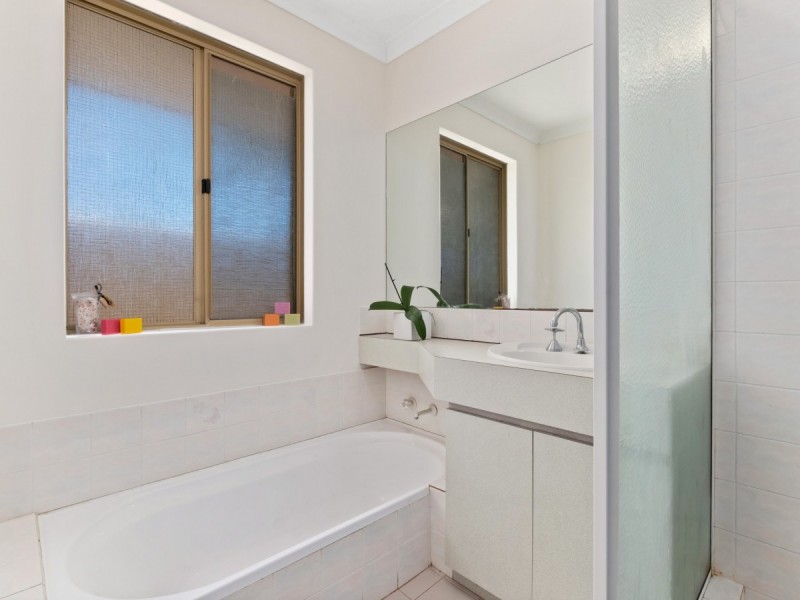 1/8 Waterfall Cove, Greenfields WA 6210