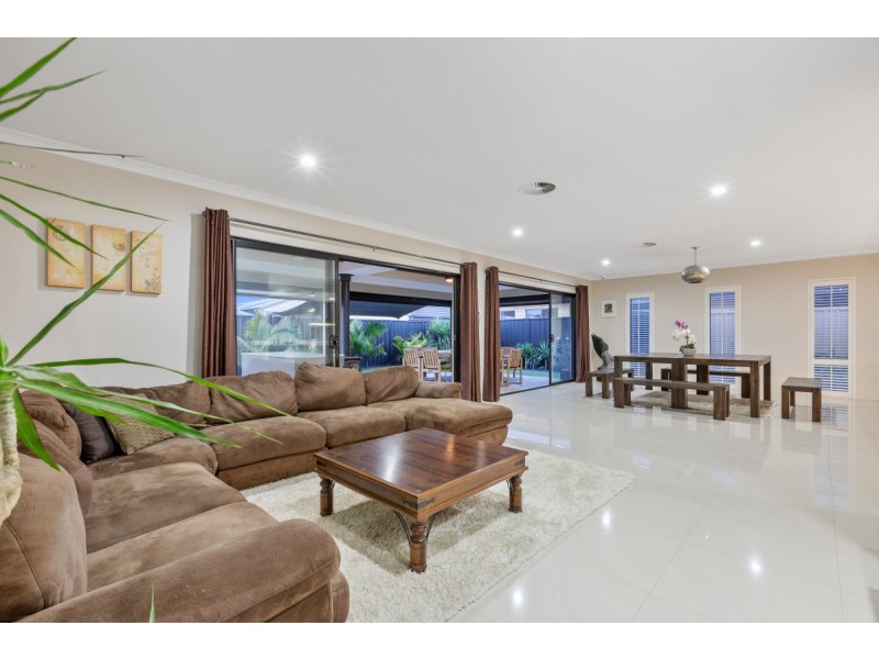 15 Warrior Pass, Madora Bay WA 6210