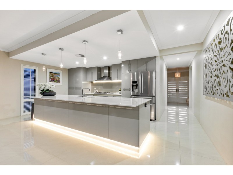 15 Warrior Pass, Madora Bay WA 6210