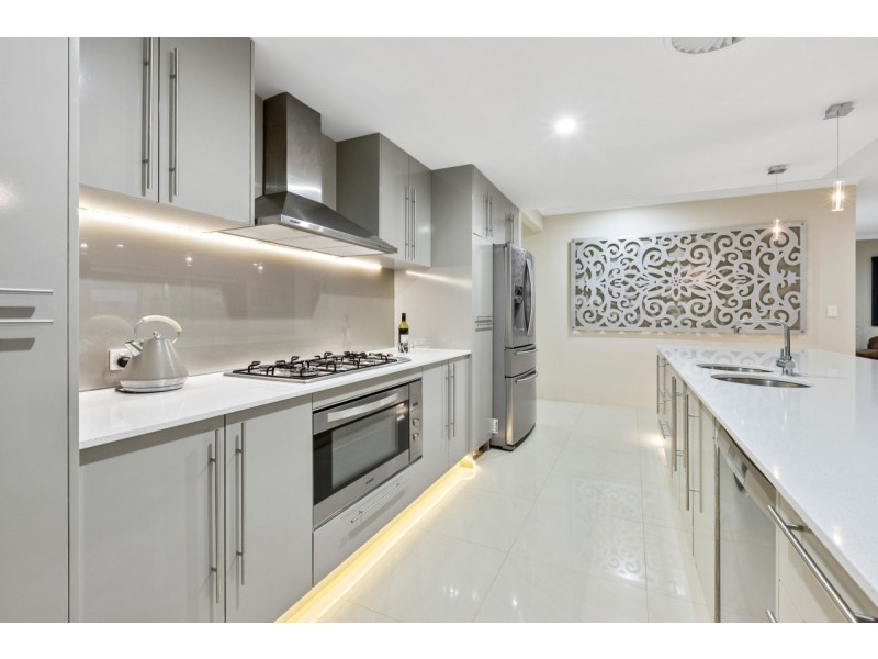 15 Warrior Pass, Madora Bay WA 6210