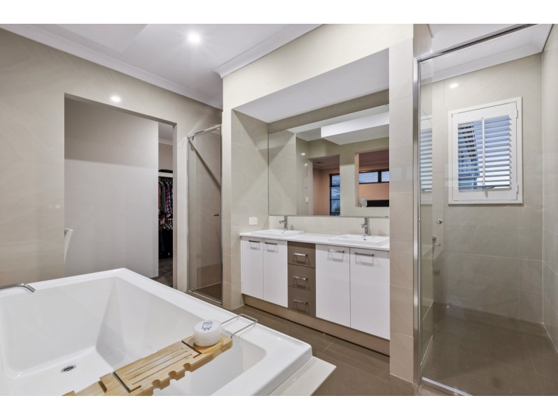 15 Warrior Pass, Madora Bay WA 6210