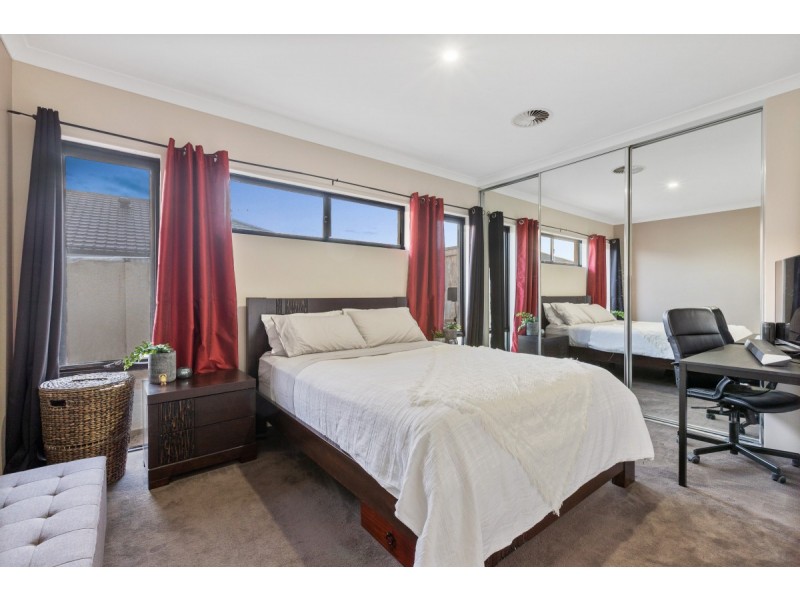 15 Warrior Pass, Madora Bay WA 6210