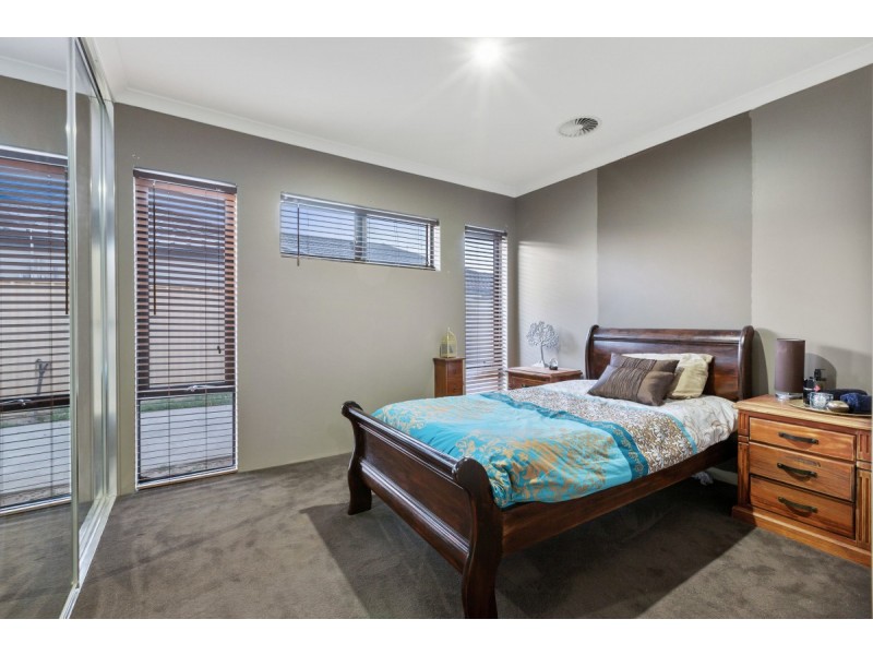 15 Warrior Pass, Madora Bay WA 6210