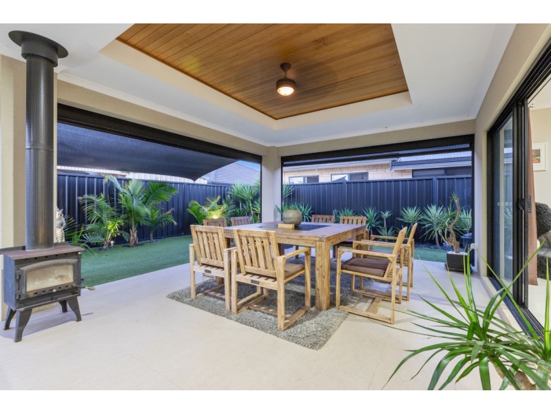 15 Warrior Pass, Madora Bay WA 6210