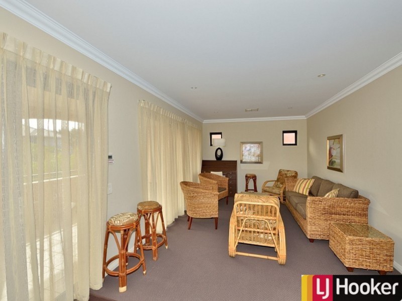 15/2 The Pass, Dawesville WA 6211