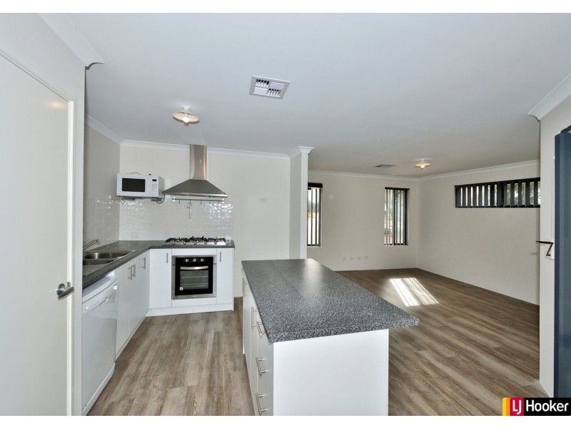 144 Lake Valley Drive, Lakelands WA 6180