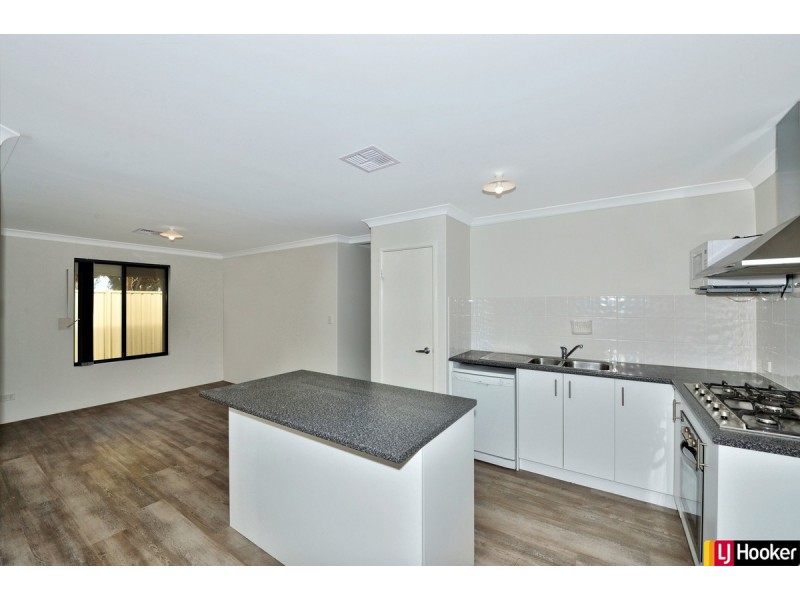 144 Lake Valley Drive, Lakelands WA 6180