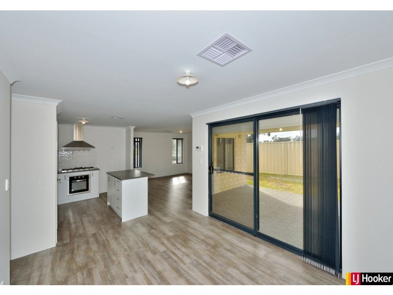 144 Lake Valley Drive, Lakelands WA 6180