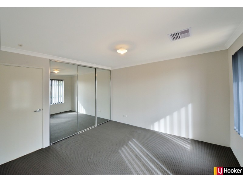 144 Lake Valley Drive, Lakelands WA 6180