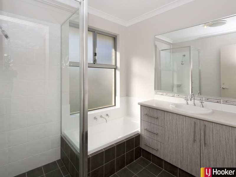 18 Cimarron Edge, Meadow Springs WA 6210