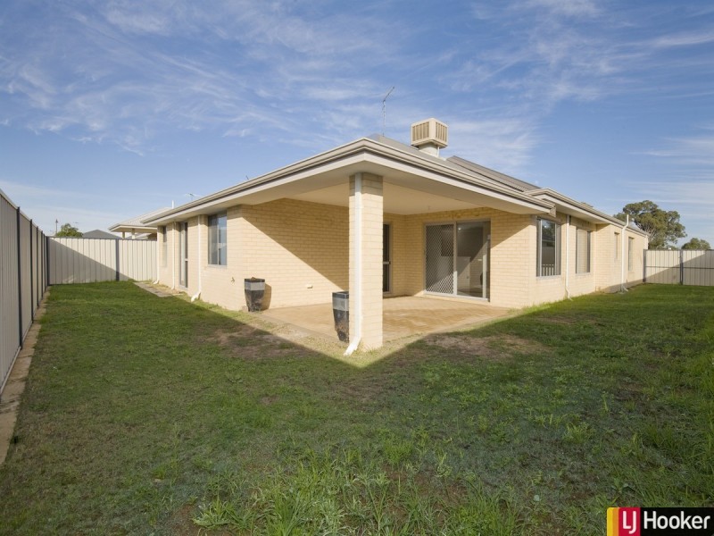 18 Cimarron Edge, Meadow Springs WA 6210