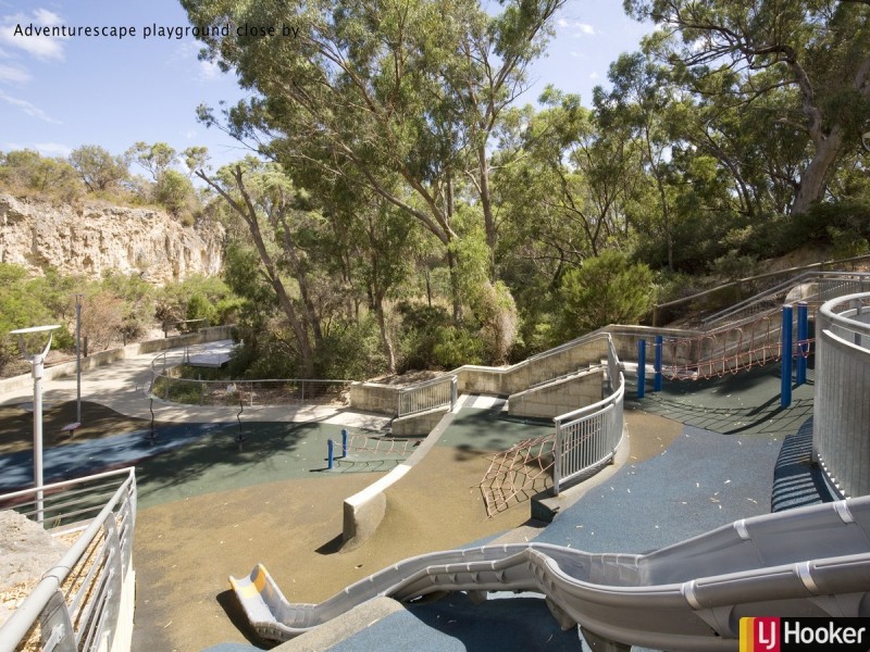 18 Cimarron Edge, Meadow Springs WA 6210