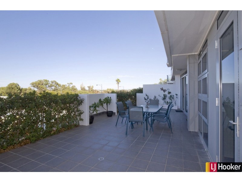 4/1 Barracks Lane, Mandurah WA 6210