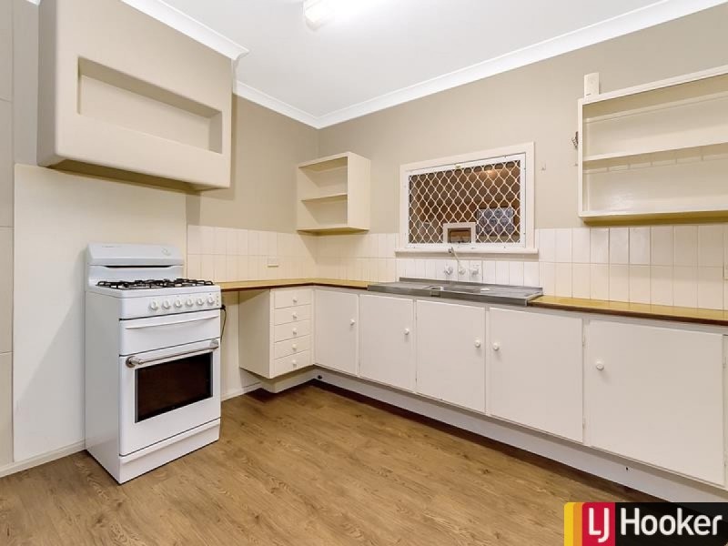 26 Goomarl Street, Dudley Park WA 6210