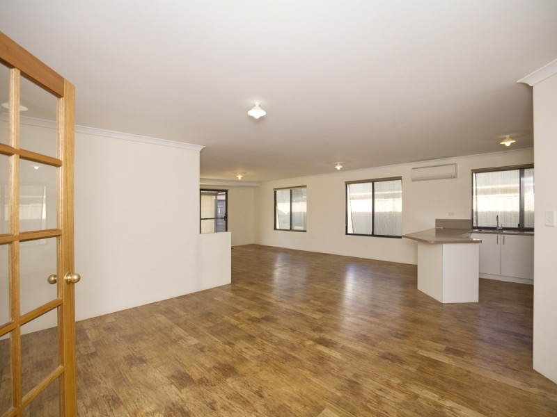 4 McCubbin Loop, Dawesville WA 6211