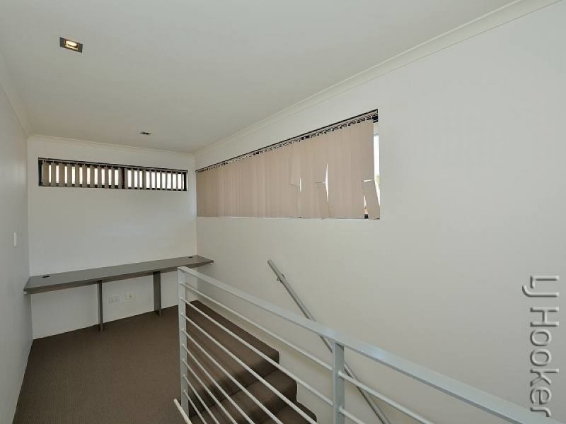 32/1 Mariners Cove Drive, Dudley Park WA 6210