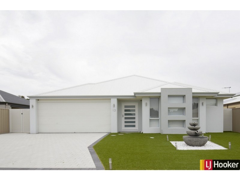 12 Newmarket Road, Meadow Springs WA 6210