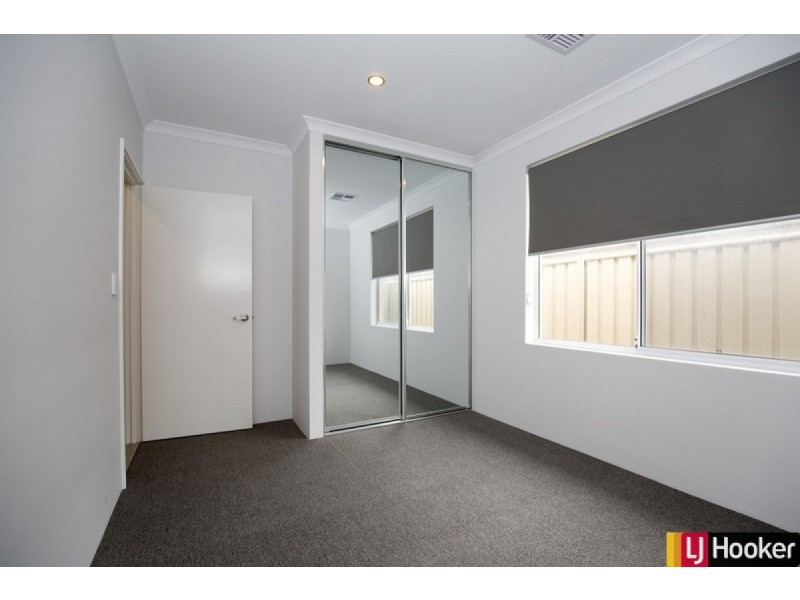 12 Newmarket Road, Meadow Springs WA 6210