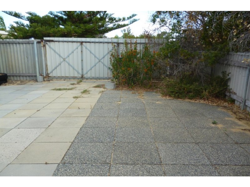 16 Erlistoun Street, Golden Bay WA 6174