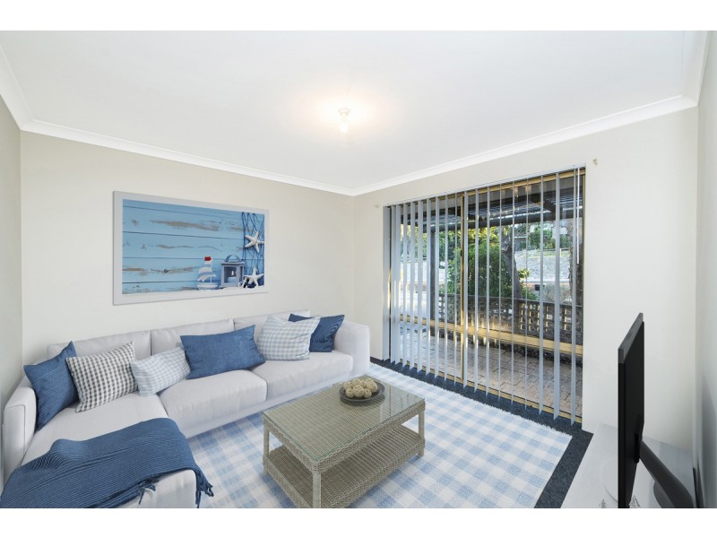 82 Peelwood Parade, Halls Head WA 6210
