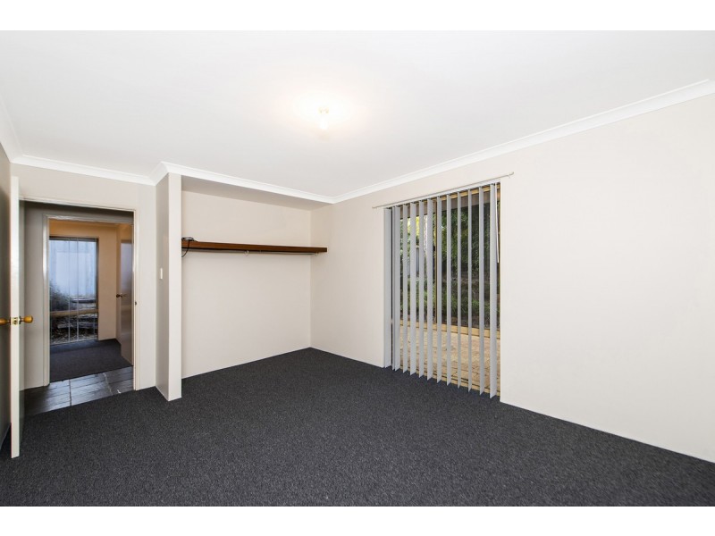 82 Peelwood Parade, Halls Head WA 6210