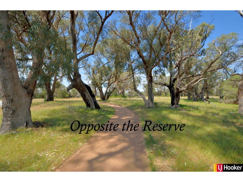 40 Chatsworth Drive, Erskine WA 6210